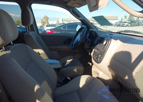 2002 Ford Escape Xlt z USA, uszkodzony, nr VIN 1FMYU03172KC48258